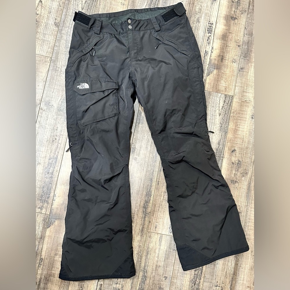The North Face Women’s Black Freedom Insulated Snow Pants